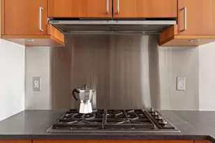 450 E 83rd St, New York City, NY 10028 - Photo 8