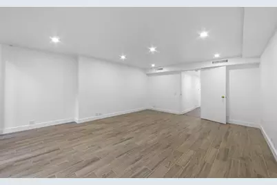 61 W 69th Street #GARDEN, New York City, NY 10023 - Photo 10