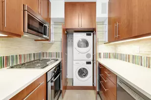 350 W 50th St, New York City, NY 10019 - Photo 8