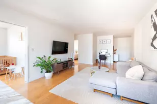300 E 71st St, New York City, NY 10021 - Photo 2