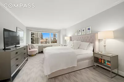 166 E 61st Street #15G, New York, NY 10065 - Photo 6