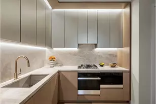 126 E 57th St, New York City, NY 10022 - Photo 2