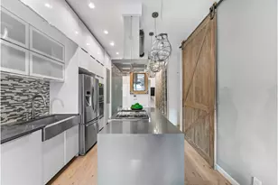 421 W 57th St, New York, NY 10019 - Photo 4