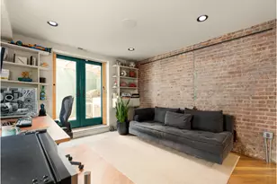 357 W 29th St, New York, NY 10001 - Photo 6