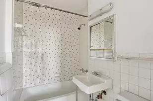 225 E 36th St, New York City, NY 10016 - Photo 4