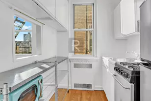 310 W 55th St, New York City, NY 10019 - Photo 4