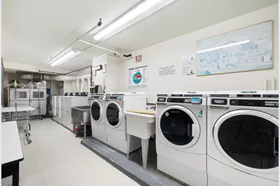 2250 Broadway #3N, New York, NY 10024 - Photo 8