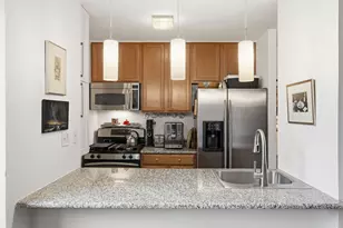 393 W 49th St, New York City, NY 10019 - Photo 8