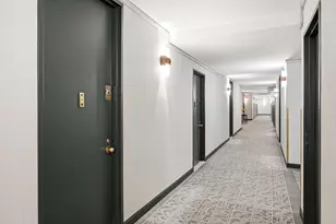 393 W 49th St, New York City, NY 10019 - Photo 18