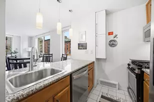 393 W 49th St, New York, NY 10019 - Photo 8