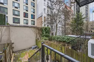 319 E 90th St, New York City, NY 10128 - Photo 16