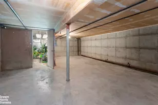 8418 Avenue J, New York City, NY 11236 - Photo 20