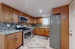 1213 Desmond Ct, New York City, NY 11235 - Photo 18