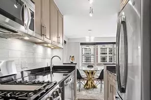 370 E 76th St, New York City, NY 10021 - Photo 4