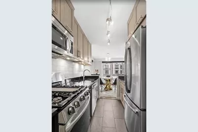 370 E 76th Street #B1102, New York City, NY 10021 - Photo 4