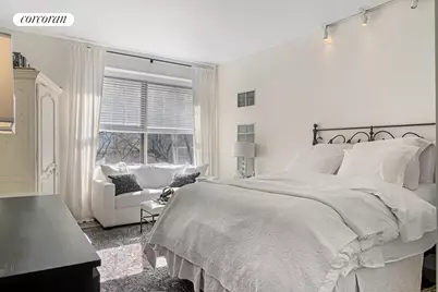 200 E 69th Street #4R, New York City, NY 10021 - Photo 1