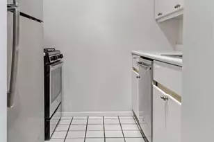 200 E 69th St, New York, NY 10021 - Photo 2