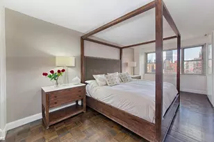 300 E 40th St, New York, NY 10016 - Photo 10