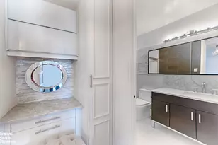 300 E 40th St, New York, NY 10016 - Photo 12