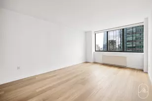 561 10th Ave, New York City, NY 10036 - Photo 4