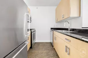 561 10th Ave, New York City, NY 10036 - Photo 2