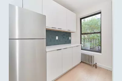 318 E 90th Street #2E, New York, NY 10128 - Photo 2