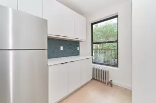 318 E 90th St, New York, NY 10128 - Photo 2