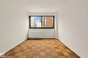 1725 York Ave, New York, NY 10128 - Photo 8