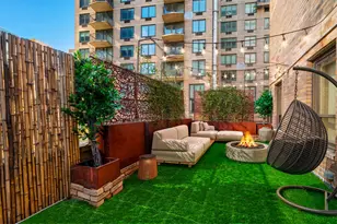 210 E 47th St, New York City, NY 10017 - Photo 2