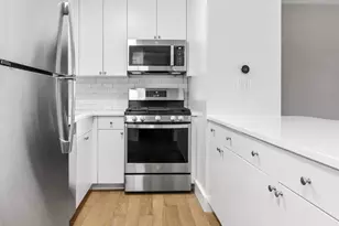 330 E 39th St, New York City, NY 10016 - Photo 6