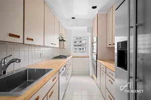 411 E 53rd St, New York City, NY 10022 - Photo 8