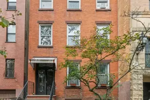 392 Adelphi St, New York City, NY 11238 - Photo 2