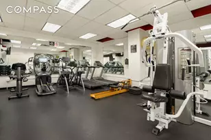 201 E 17th St, New York, NY 10003 - Photo 8