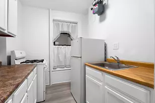 246 E 51st St, New York City, NY 10022 - Photo 4