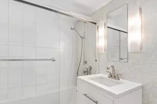 415 E 52nd St, New York, NY 10022 - Photo 6