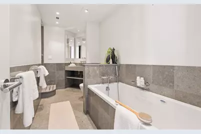 150 W 56th Street #6001, New York, NY 10019 - Photo 18