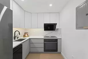 28-08 21st St, New York City, NY 11102 - Photo 12