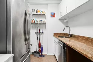 141 E 55th St, New York City, NY 10022 - Photo 2