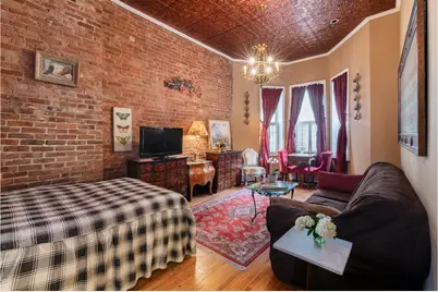 136 W 70th Street #3, New York City, NY 10023 - Photo 2