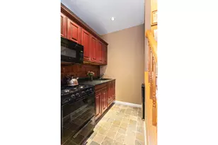 136 W 70th St, New York City, NY 10023 - Photo 4