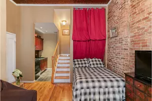 136 W 70th St, New York City, NY 10023 - Photo 2