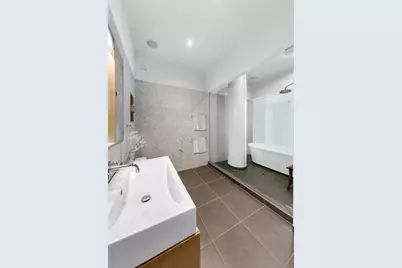 27-28 Thomson Avenue #514, Long Island City, NY 11101 - Photo 6