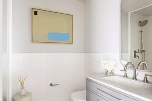 547 W 47th St, New York City, NY 10036 - Photo 8