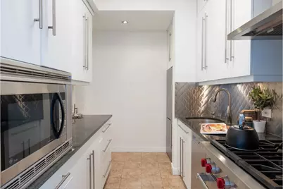 200 E 57th Street #17A, New York City, NY 10022 - Photo 8