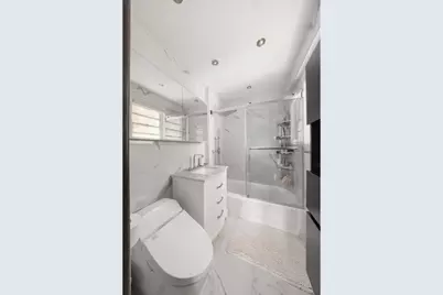 58 W 58th Street #9A, New York City, NY 10019 - Photo 8