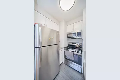337 W 43rd Street #2D, New York City, NY 10036 - Photo 2