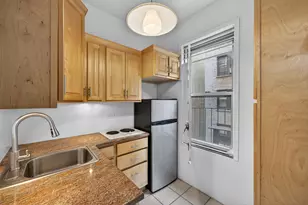 25 W 64th St, New York City, NY 10023 - Photo 4