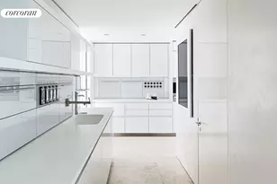 176 Perry St, New York City, NY 10014 - Photo 12