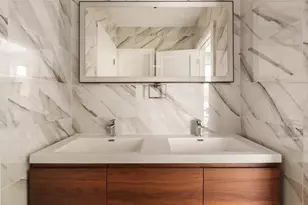16 Ridgewood Pl, New York City, NY 11237 - Photo 8
