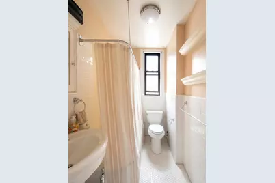 28 W 69th Street #8B, New York, NY 10023 - Photo 6